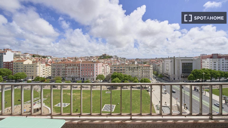 Double room Lisbon, 4 beds — photo 15