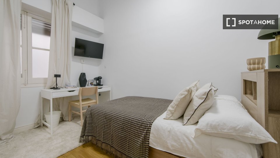 Double room Madrid, 9 beds — photo 9