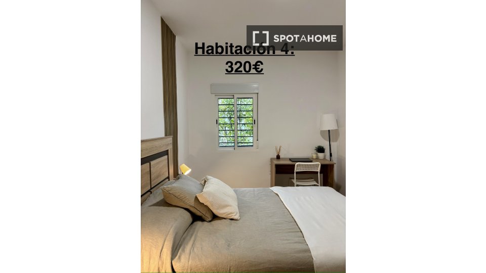 Double room Granada, 4 beds, 80m² — photo 14