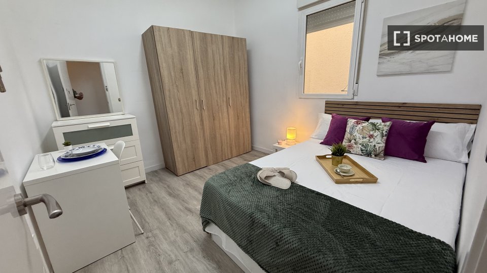 Double room Madrid, 4 beds — photo 14