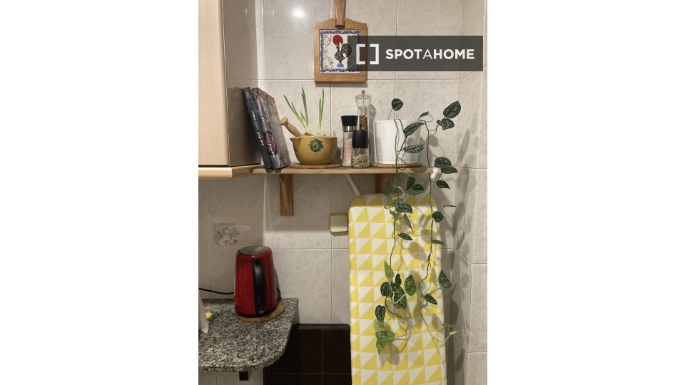 Double room Barcelona, 3 beds, 90m² — photo 8