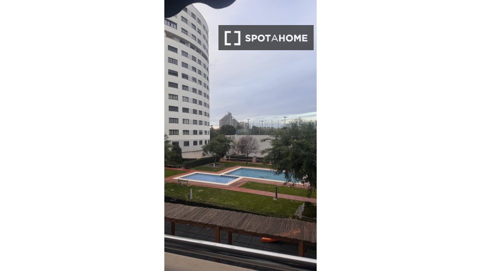 Double room Valencia, 3 beds, 120m² — photo 9