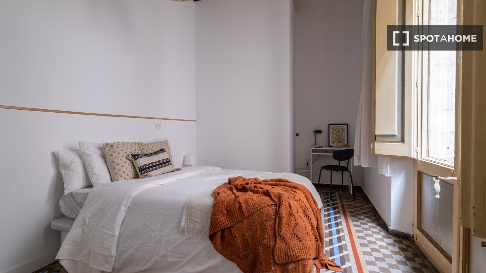 Double room Barcelona, 6 beds, 95m² — photo 42