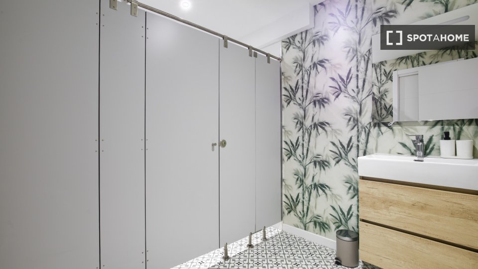 Double room Madrid, 7 beds, 230m² — photo 1