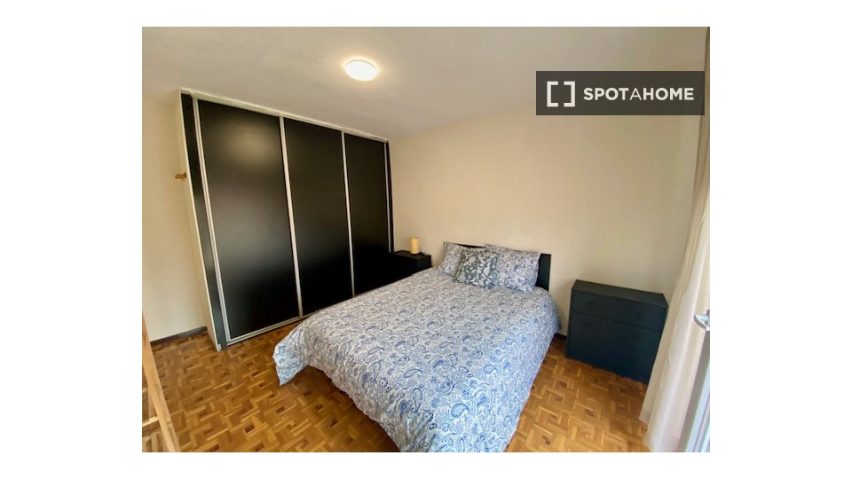 Double room Madrid, 3 beds — photo 11