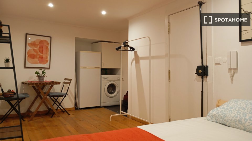 Apartment mono Lisbon, 25m² — photo 3