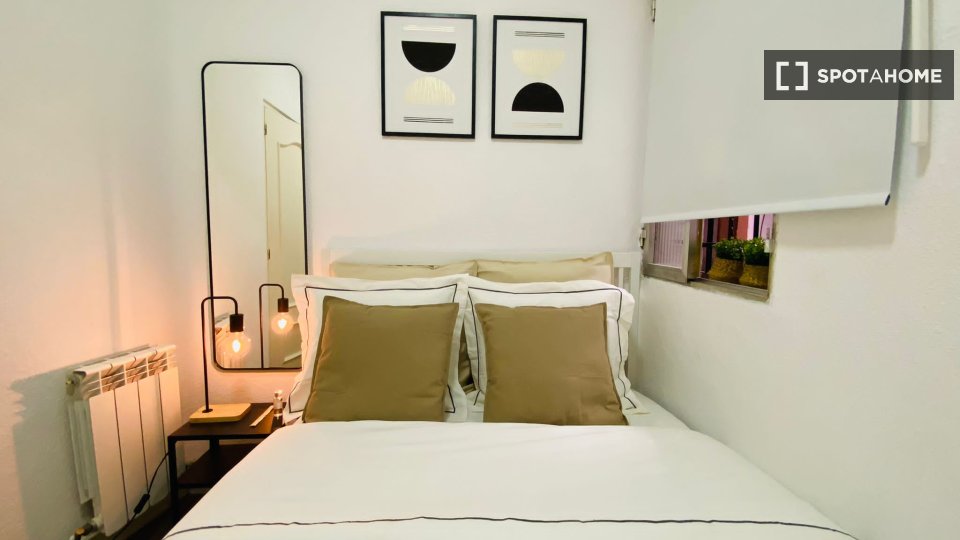 Double room Madrid, 4 beds — photo 72