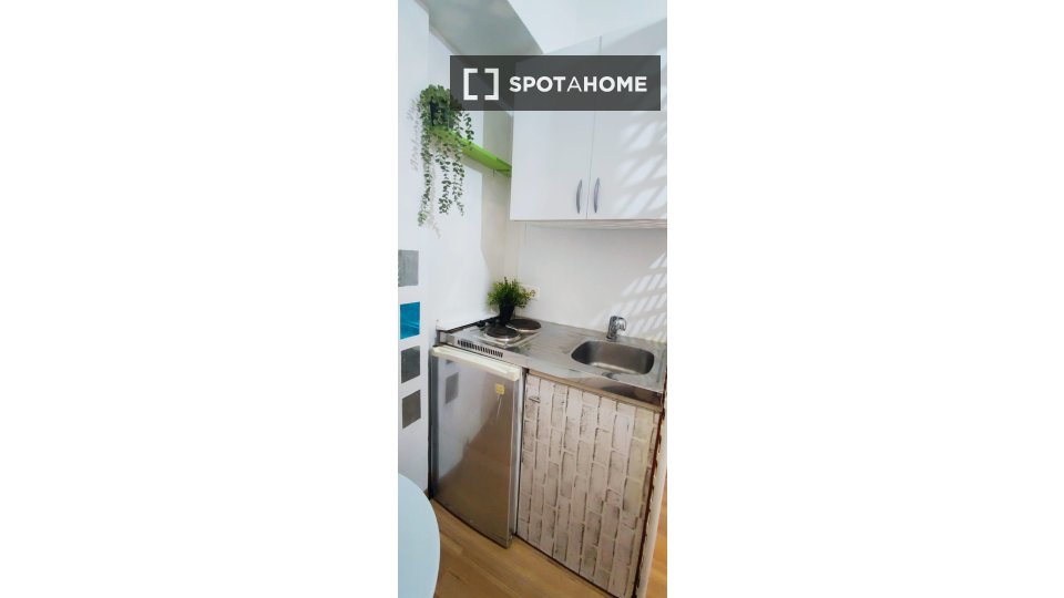 Apartment mono Barcelona, 15m² — photo 3