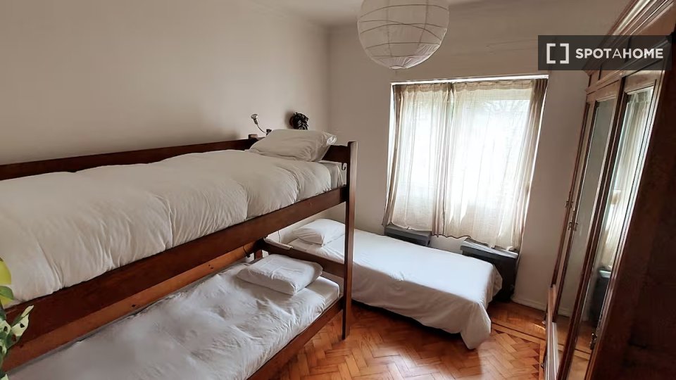 Apartment Lisbon, 2 beds, 78m² — photo 17