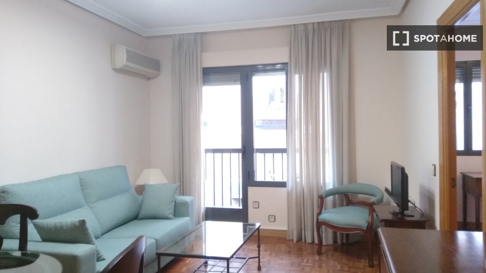 Apartment Madrid, 1 bed — photo 1