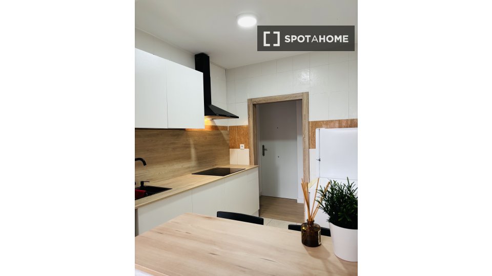 Double room Granada, 4 beds, 80m² — photo 12