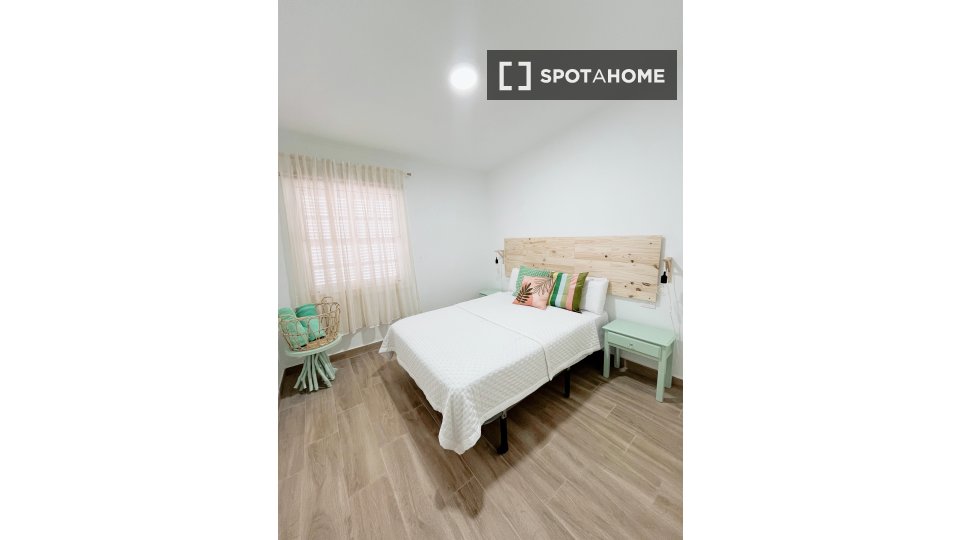 Apartment Santa_Cruz_De_Tenerife, 4 beds, 120m² — photo 3
