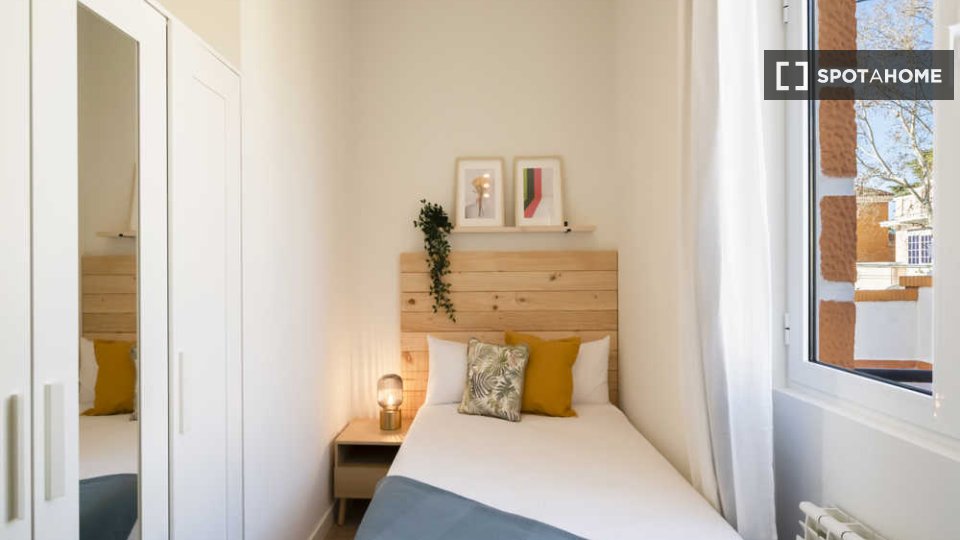 Double room Madrid, 17 beds — photo 36