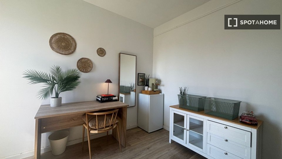 Double room Barcelona, 8 beds, 220m² — photo 13