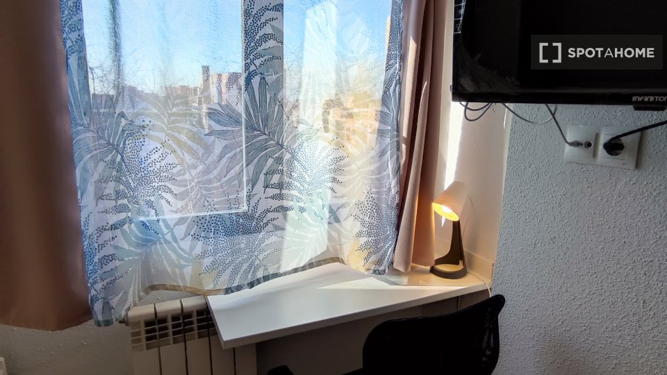 Double room Madrid, 5 beds, 110m² — photo 19