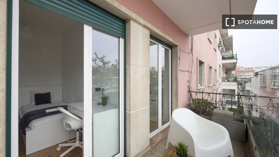 Double room Lisbon, 9 beds — photo 33