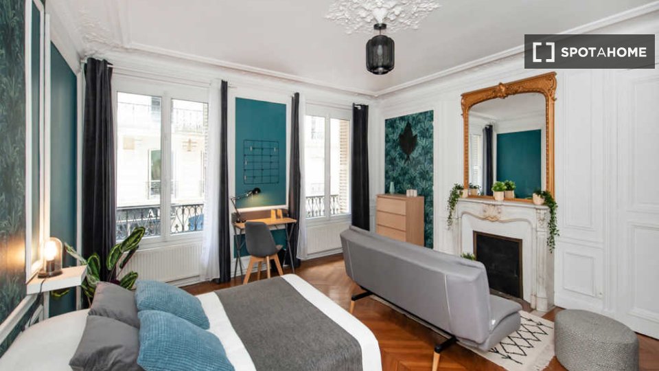 Double room Paris, 5 beds, 140m² — photo 1