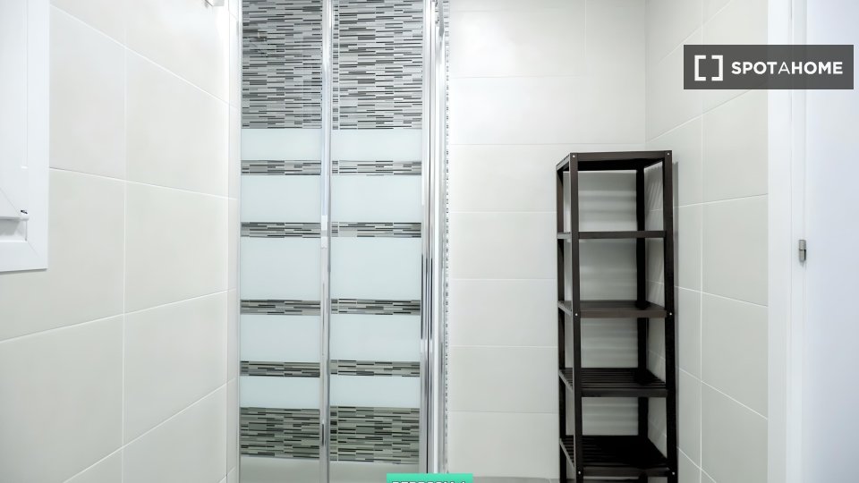 Double room Madrid, 7 beds — photo 33