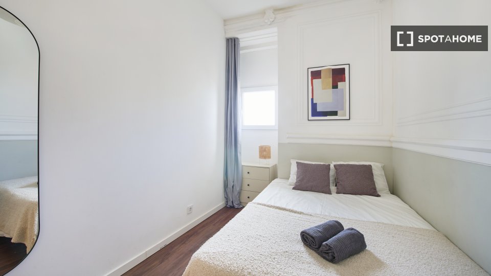 Double room Lisbon, 11 beds — photo 42