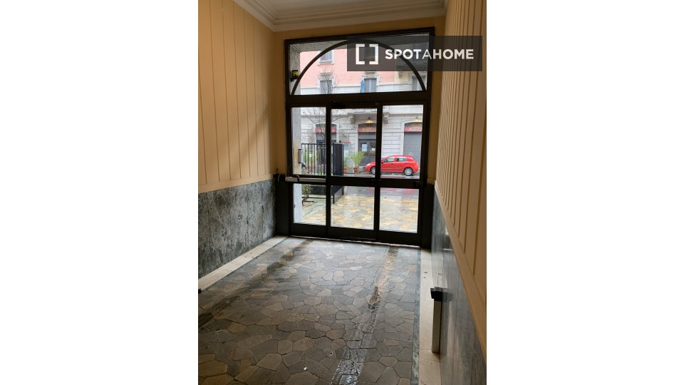 Double room Milan, 2 beds, 70m² — photo 6