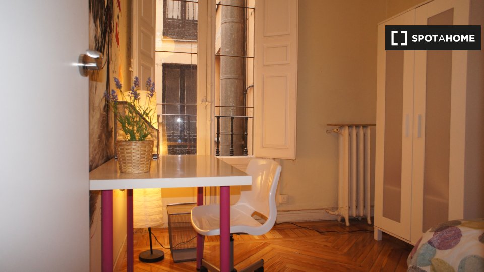 Double room Madrid, 9 beds — photo 1