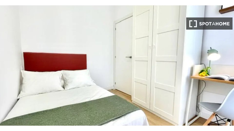 Double room Madrid, 12 beds — photo 24
