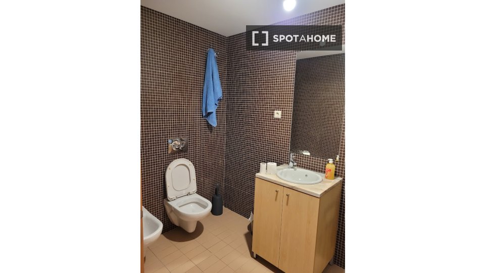 Double room Coimbra, 3 beds, 95m² — photo 1