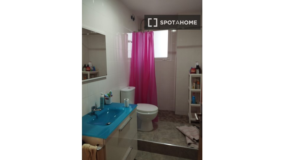 Double room Valencia, 5 beds, 160m² — photo 1