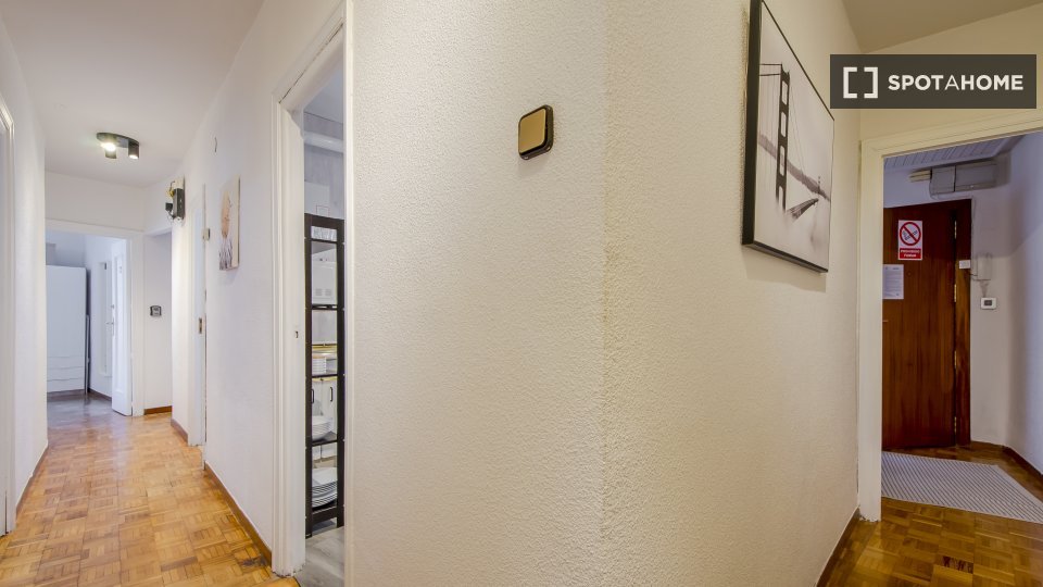 Double room Madrid, 4 beds, 120m² — photo 19