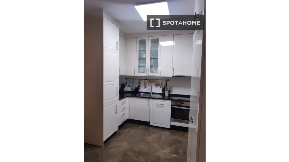 Apartment Porto, 4 beds, 120m² — photo 12