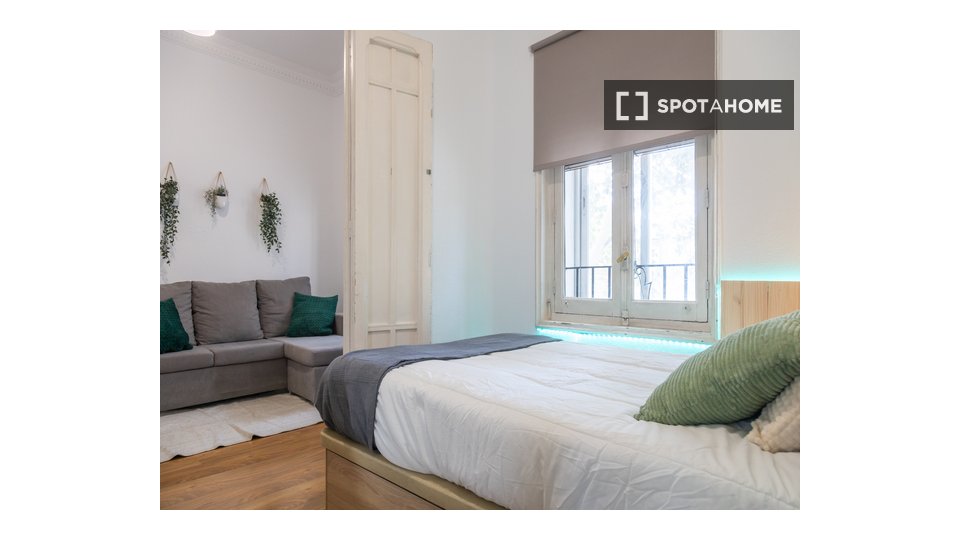 Double room Madrid, 4 beds, 100m² — photo 9