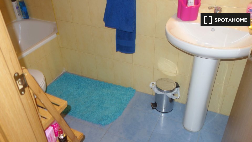 Double room Madrid, 6 beds, 95m² — photo 12