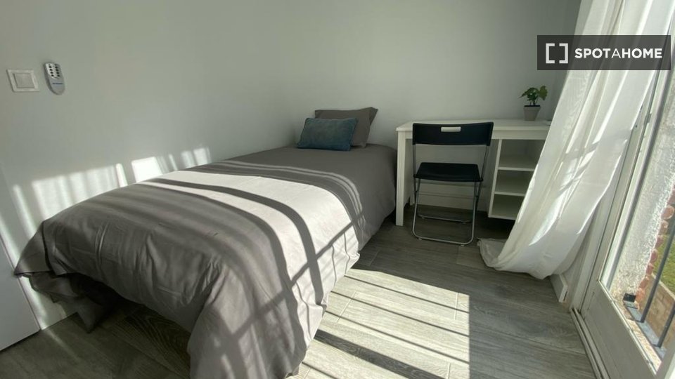 Double room Madrid, 4 beds — photo 11