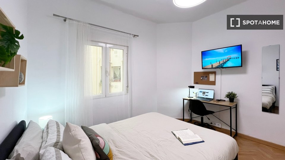 Double room Madrid, 7 beds — photo 17
