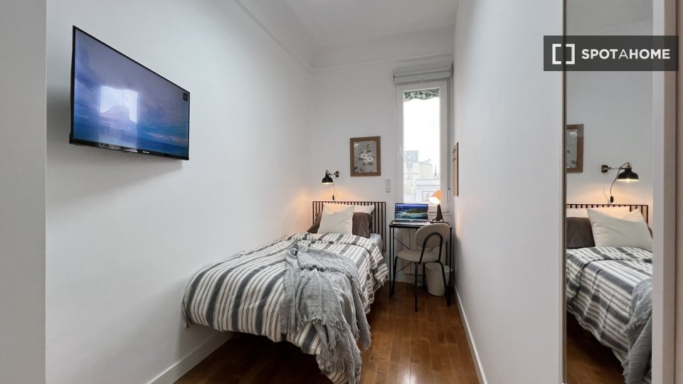 Double room Madrid, 6 beds — photo 3