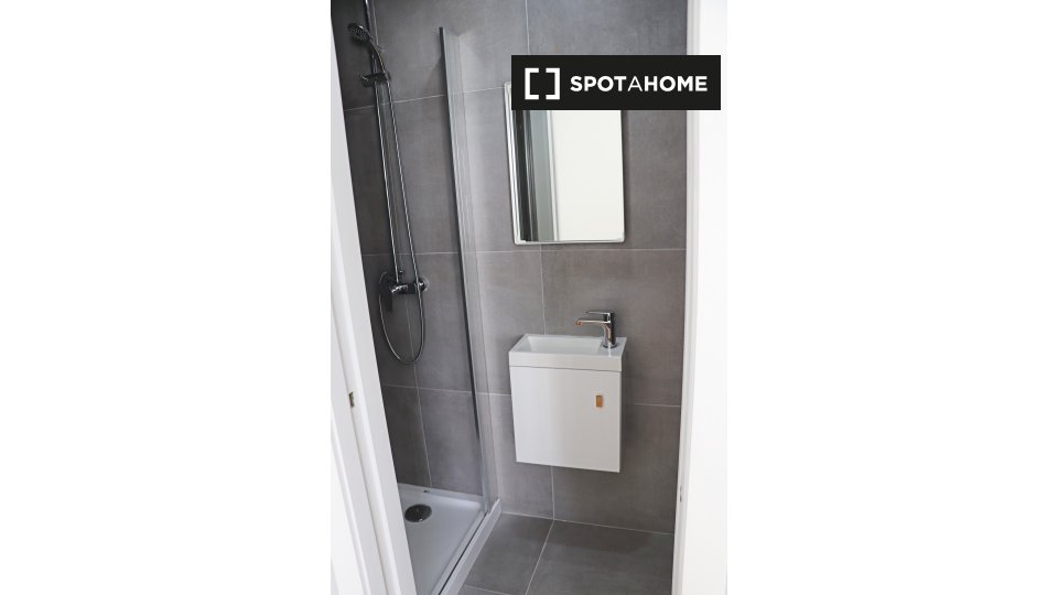 Double room Lisbon, 5 beds — photo 4