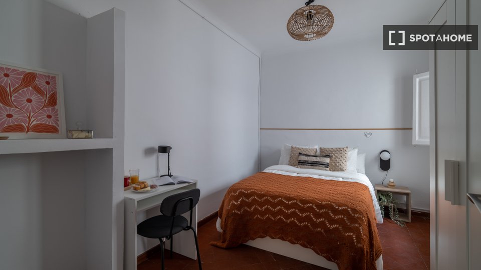 Double room Barcelona, 5 beds, 95m² — photo 18