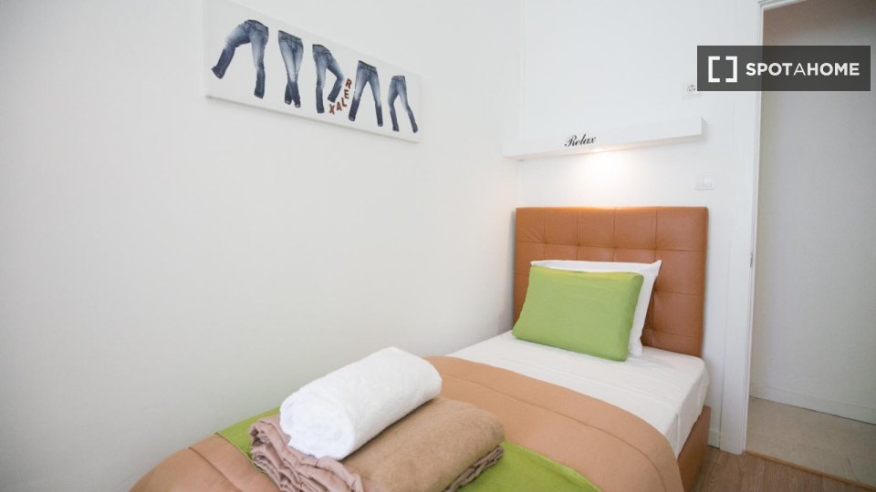 Double room Lisbon, 20 beds — photo 30