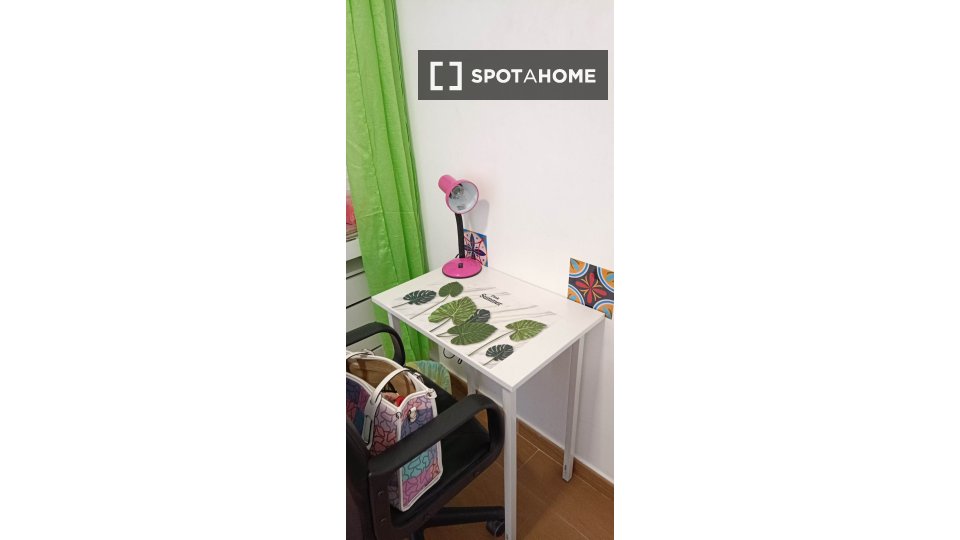 Double room Madrid, 5 beds, 120m² — photo 1