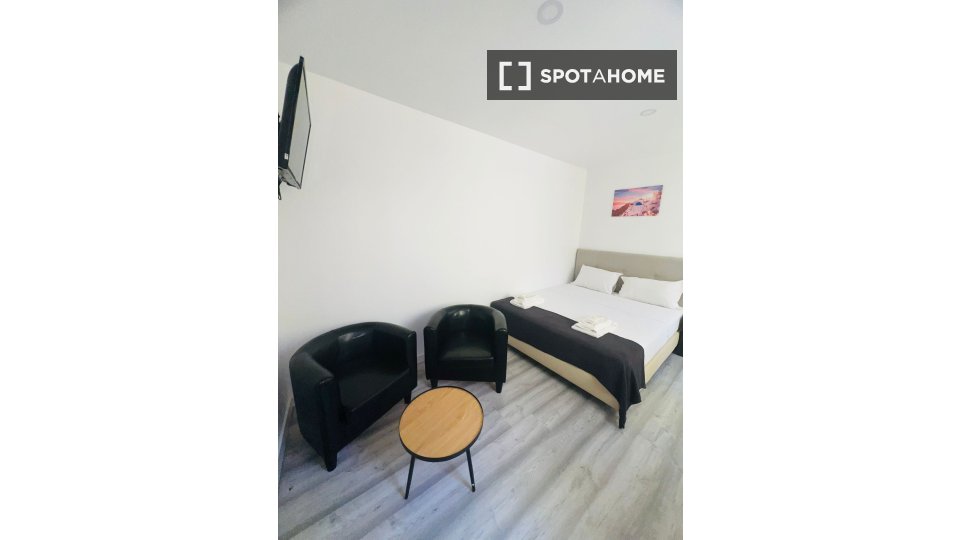 Double room Lisbon, 6 beds — photo 9