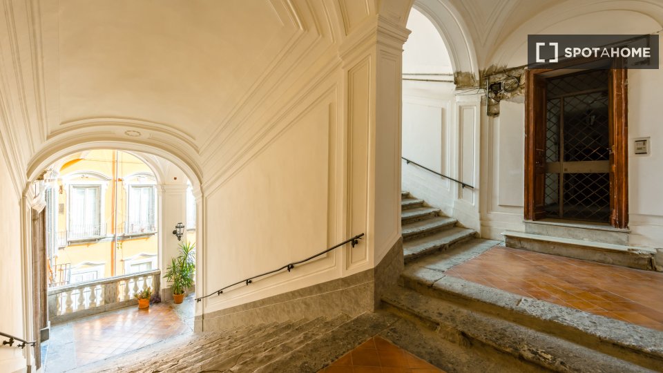 Apartment Naples, 1 bed, 95m² — photo 10