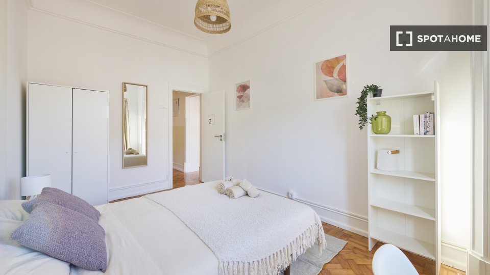 Double room Lisbon, 11 beds — photo 23