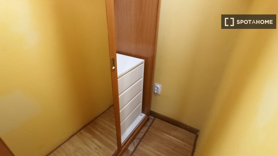 Double room Madrid, 6 beds, 300m² — photo 8