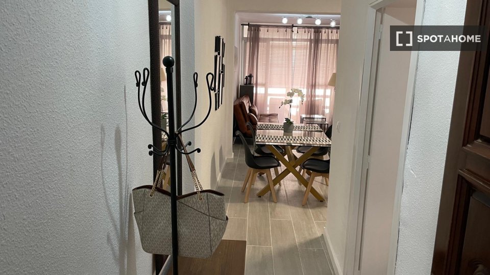 Apartment Malaga, 4 beds, 70m² — photo 15
