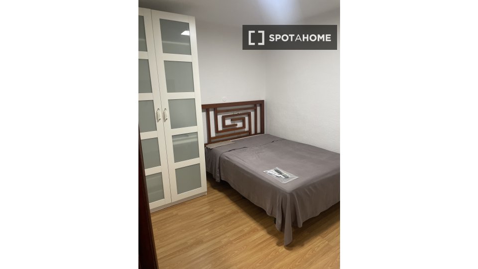 Double room Alcala_De_Henares, 4 beds, 65m² — photo 4