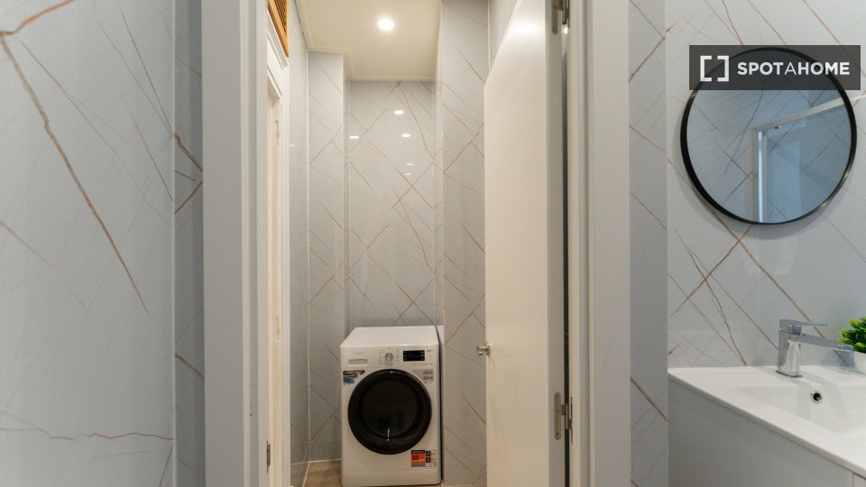 Double room Madrid, 9 beds — photo 14