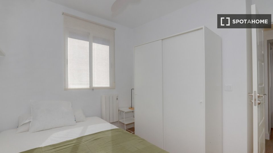 Habitación en piso compartido de 5 habitaciones Alcalá de Henares