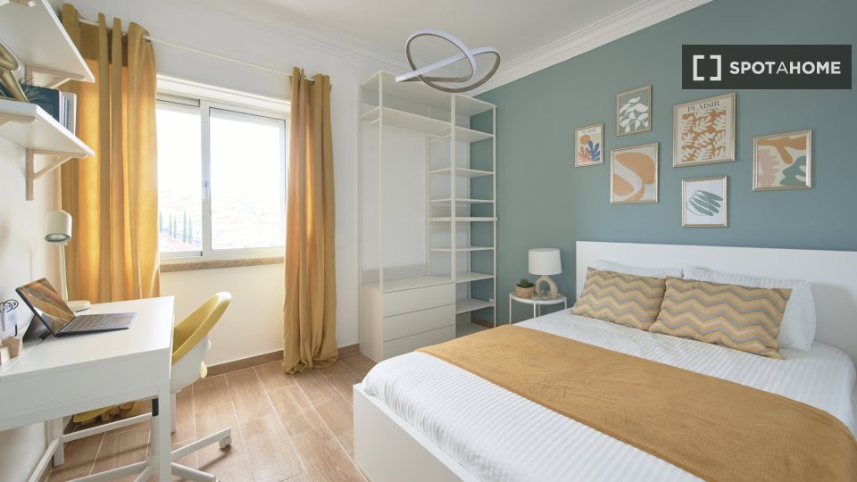 Double room Lisbon, 4 beds — photo 14