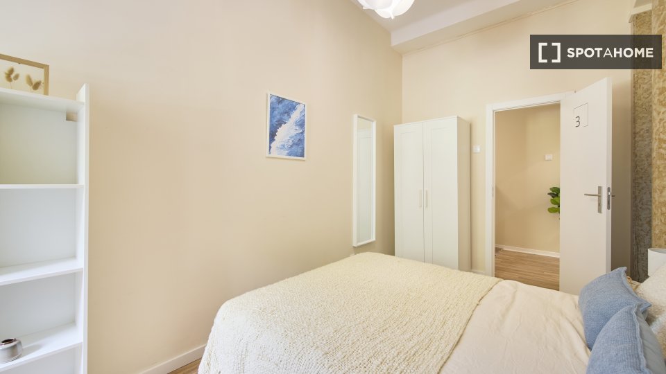 Double room Lisbon, 12 beds — photo 13