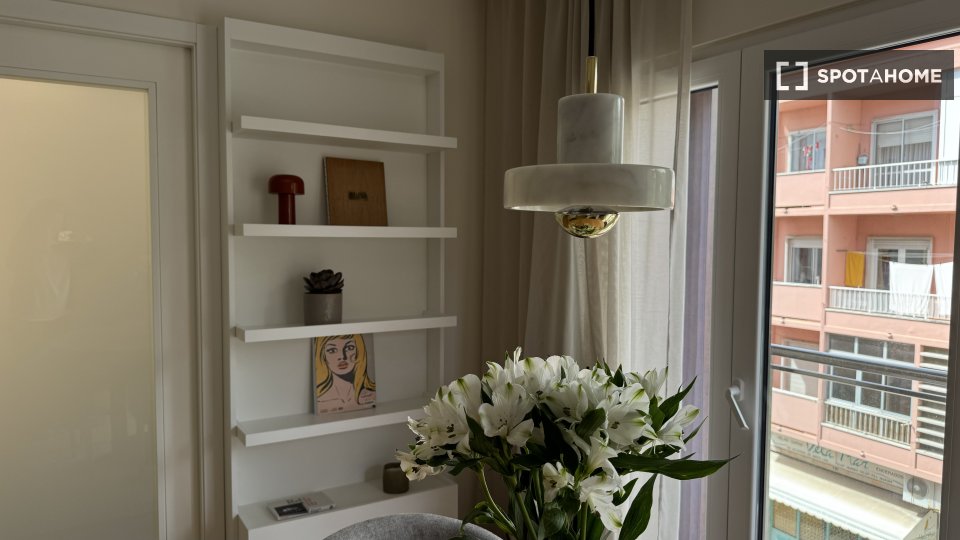 Apartment Lisbon, 2 beds, 99m² — photo 18